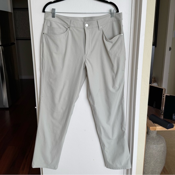 Lululemon Men’s ABC Classic Fit 5 Pocket Pant 30”L Size 34 pristine hardly used - Picture 6 of 9